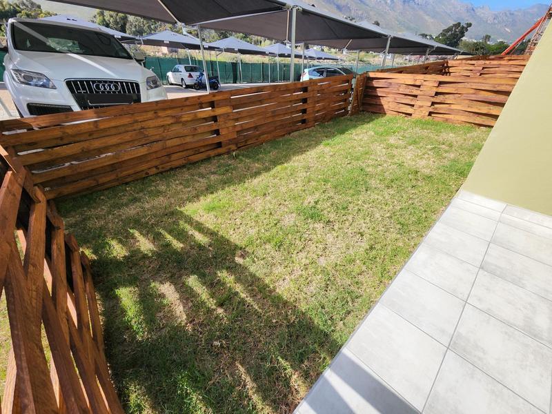 To Let 2 Bedroom Property for Rent in Gordons Bay Western Cape